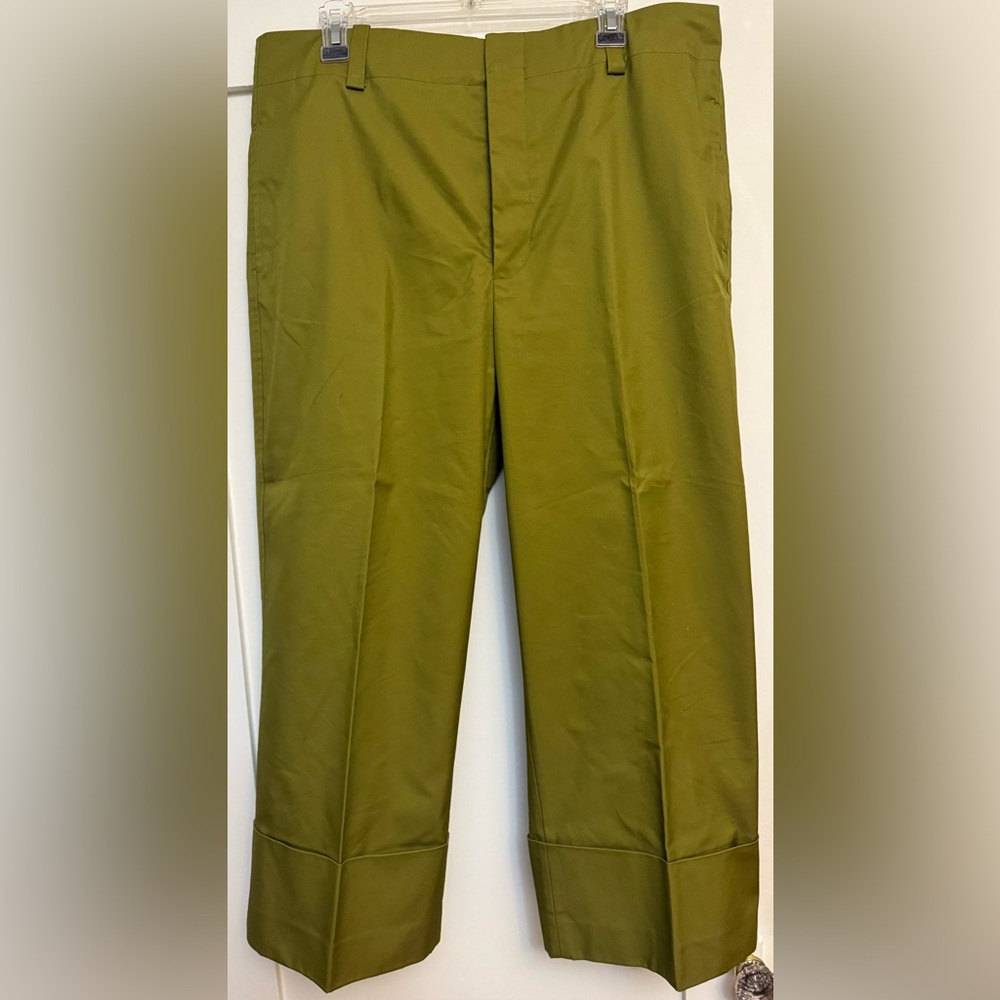 Zara Women’s Olive Green Satin-Look Poplin Cuffed Trousers. Size XL.